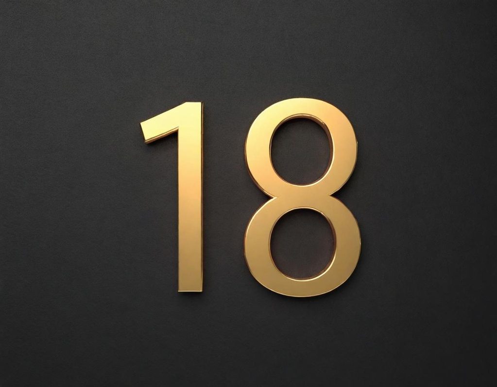 Bild für Jugendschutz Goldene Zahl "18" auf schwarzem Hintergrund.